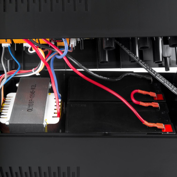 Купить Линейно-интерактивный ИБП LPM-1100VA-P (770Вт)
