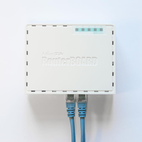 Купить Маршрутизатор MikroTik RouterBOARD RB750GR3 hEX