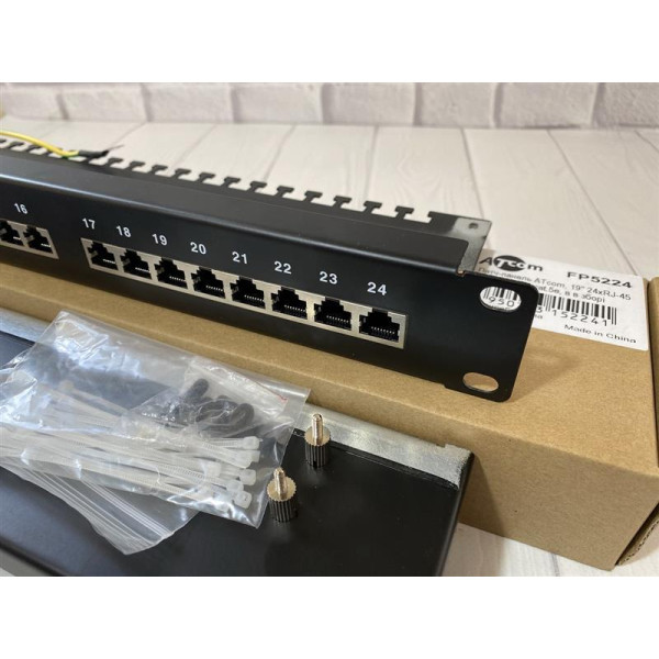 Купити Патч-панель Atcom FP5224 19" 24хRJ-45 FTP 1U cat.5е, в зборі